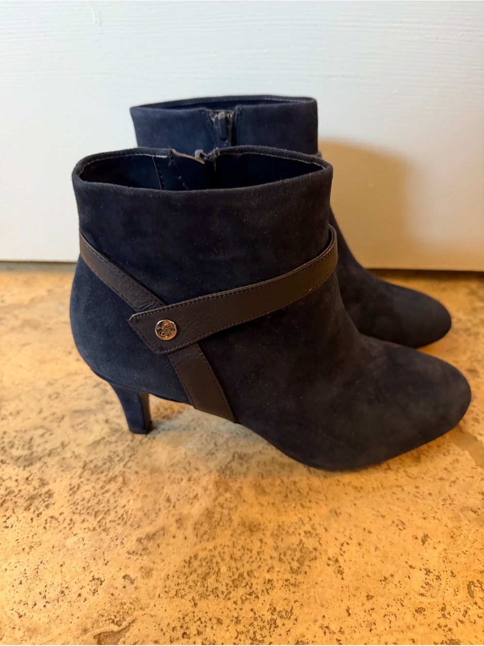ALEX MARIE navy suede ankle boots 8.5M